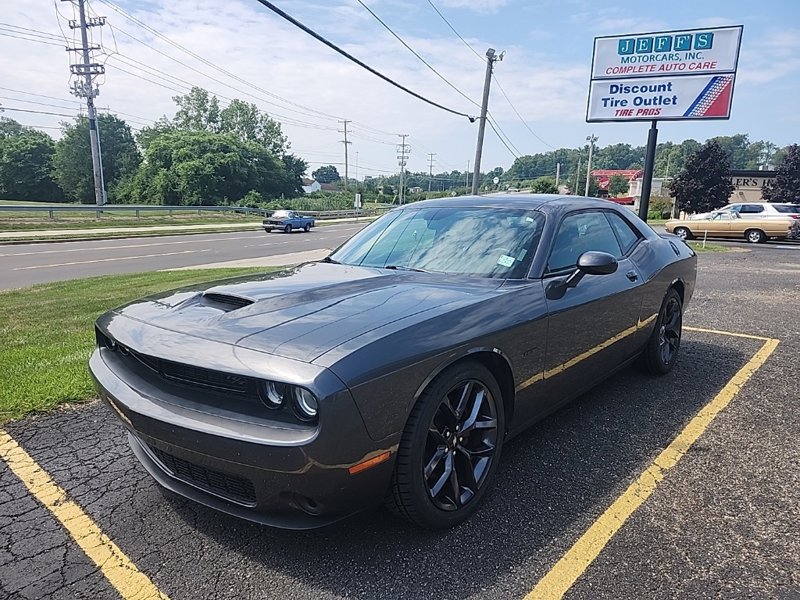 Used 2019 Dodge Challenger R/T w/ Blacktop Package image 1