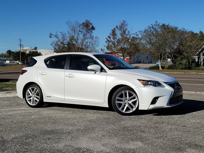 Used 2014 Lexus CT 200h image 1