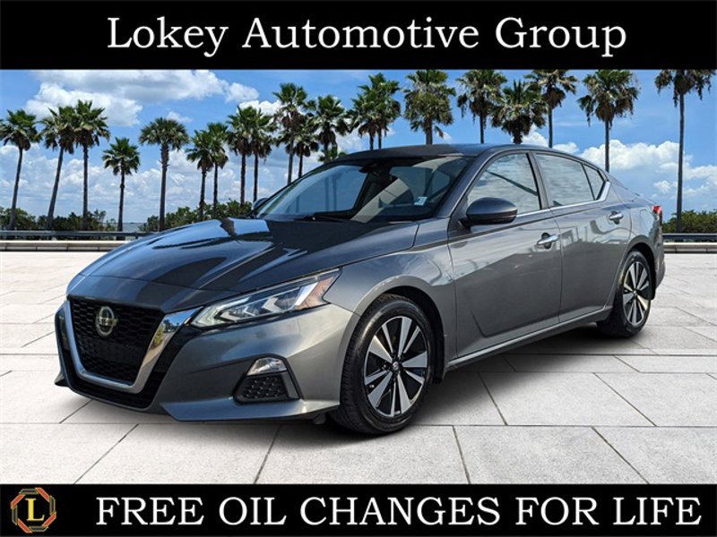 Certified 2021 Nissan Altima 2.5 SV w/ SV Premium Package image 1