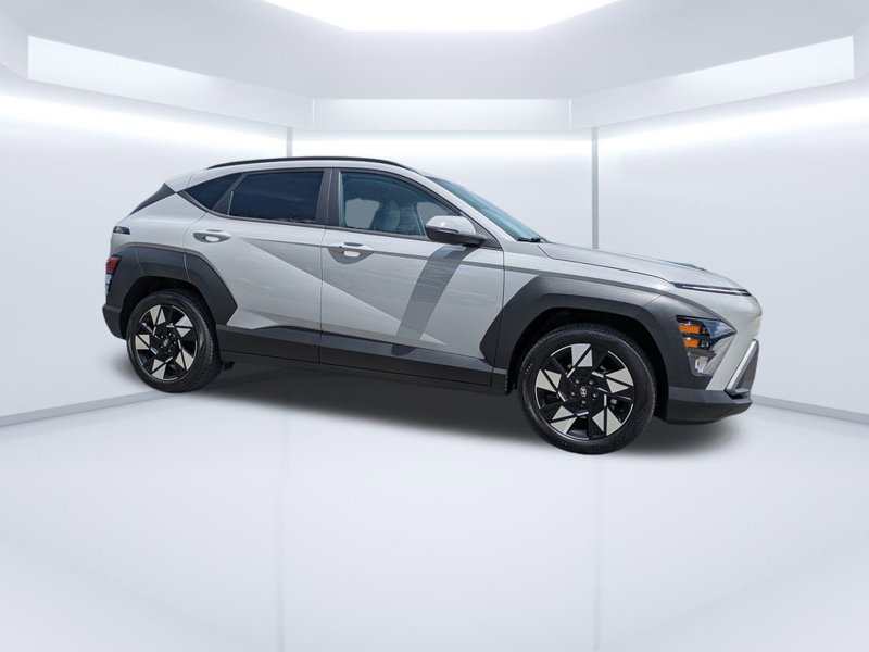 Used 2024 Hyundai Kona SEL image 1