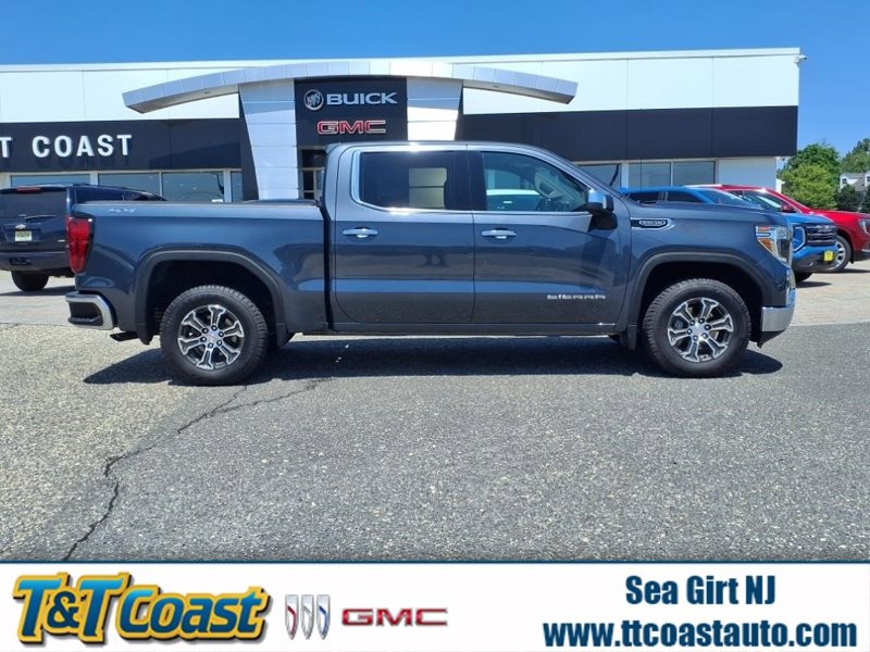 Certified 2022 GMC Sierra 1500 SLT image 1