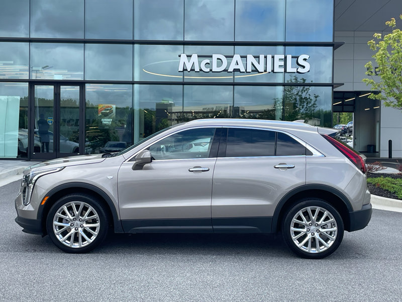 Used 2022 Cadillac XT4 Luxury w/ LPO, Radiant Package image 1
