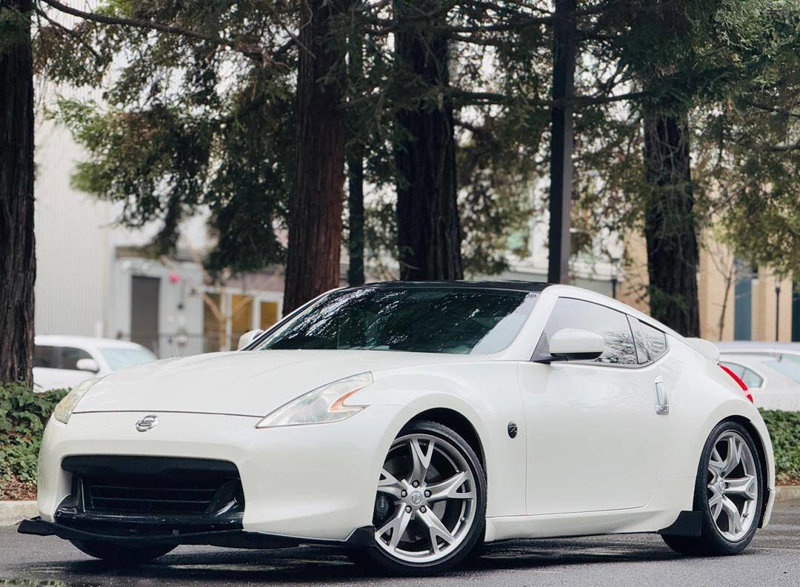 Used 2010 Nissan 370Z Touring w/ Sport Pkg image 1