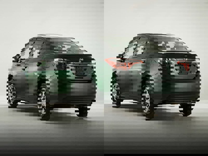 Used 2015 Toyota Corolla LE image 1