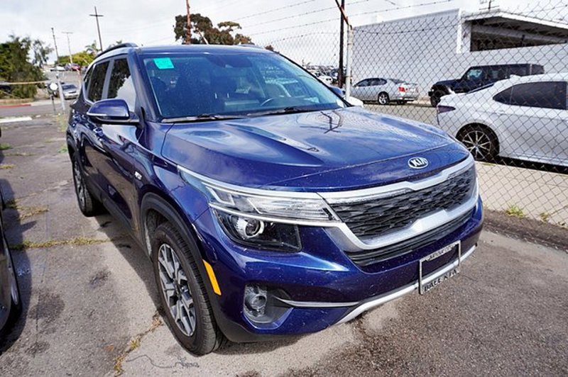 Certified 2021 Kia Seltos EX image 1