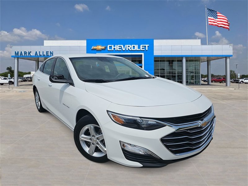 Used 2024 Chevrolet Malibu LS w/ Driver Confidence Package image 1