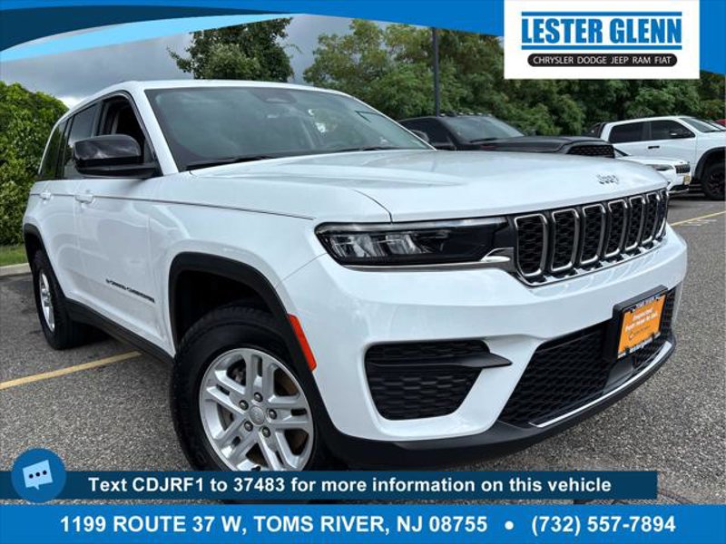 Certified 2023 Jeep Grand Cherokee Laredo image 1