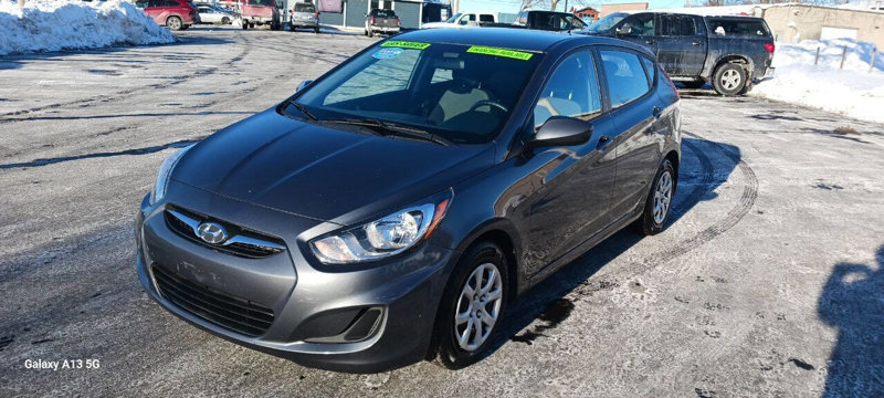 Used 2012 Hyundai Accent GS image 1