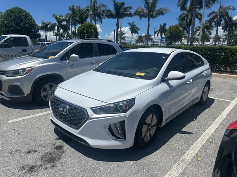 Used 2021 Hyundai Ioniq SE image 1