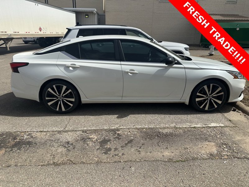 Certified 2022 Nissan Altima 2.5 SR image 1