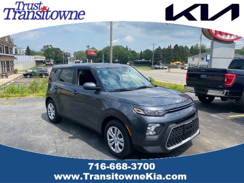 Certified 2022 Kia Soul LX image 1