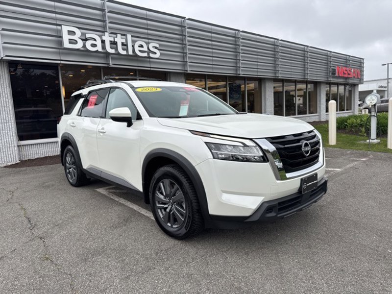 Certified 2022 Nissan Pathfinder SV image 1