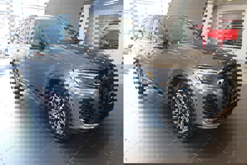 Certified 2025 Audi Q7 2.0T Premium Plus w/ Premium Plus Package image 1