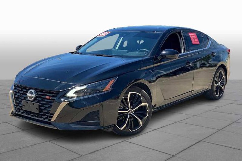 Certified 2023 Nissan Altima 2.5 SR w/ SR Premium Package image 1