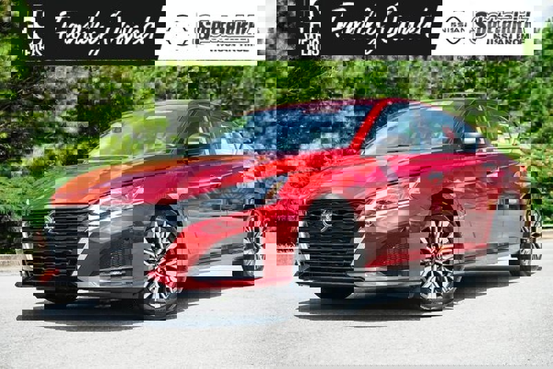 Certified 2024 Nissan Altima 2.5 SV image 1