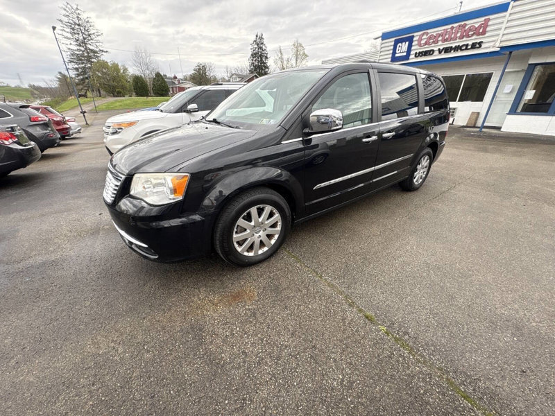 Used 2012 Chrysler Town & Country Touring-L w/ Entertainment Group #2 image 1