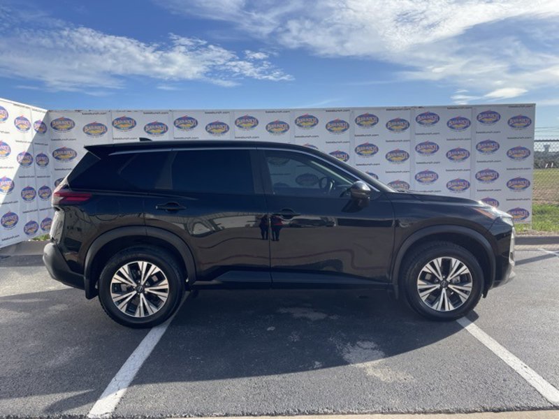 Certified 2022 Nissan Rogue SV image 1