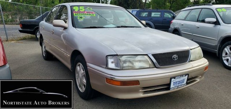 Used 1995 Toyota Avalon XL image 1