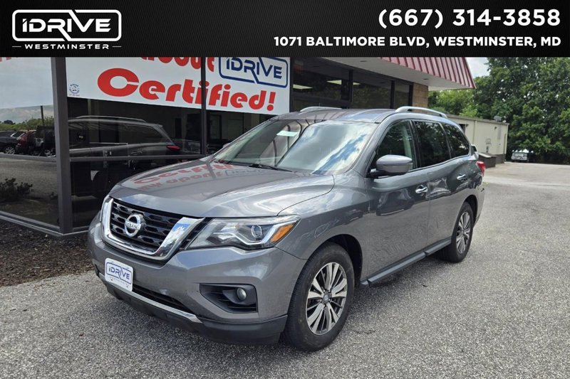 Used 2018 Nissan Pathfinder SV image 1