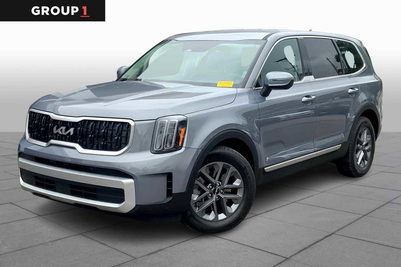 Certified 2024 Kia Telluride LX image 1