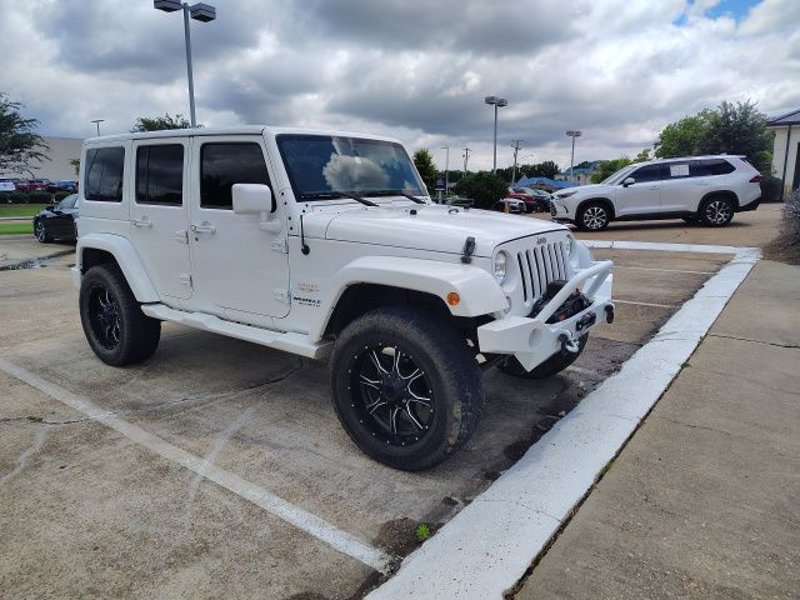 Used 2015 Jeep Wrangler Unlimited Sahara w/ Connectivity Group image 1