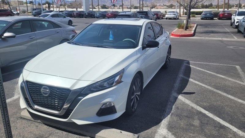 Certified 2022 Nissan Altima 2.0 SR image 1
