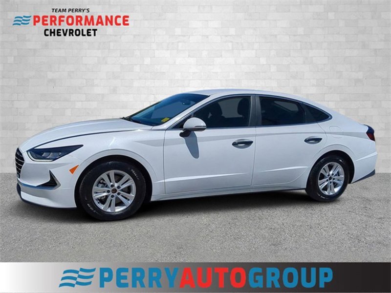 Used 2023 Hyundai Sonata SE w/ Cargo Package image 1