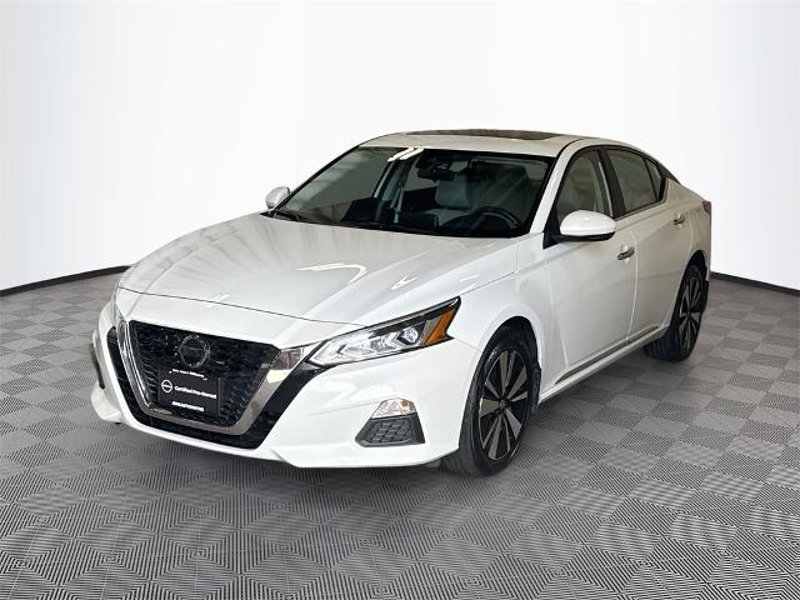 Certified 2022 Nissan Altima 2.5 SV w/ SV Premium Package image 1