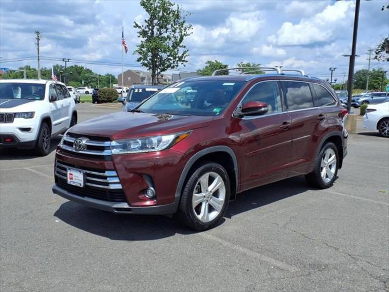 Certified 2019 Toyota Highlander Limited Platinum image 1