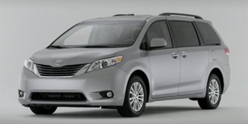 Used 2014 Toyota Sienna LE image 1
