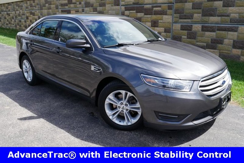 Used 2015 Ford Taurus SEL image 1