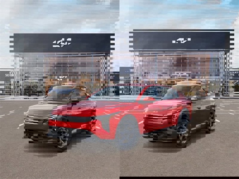 New 2025 Kia K4 LXS image 1