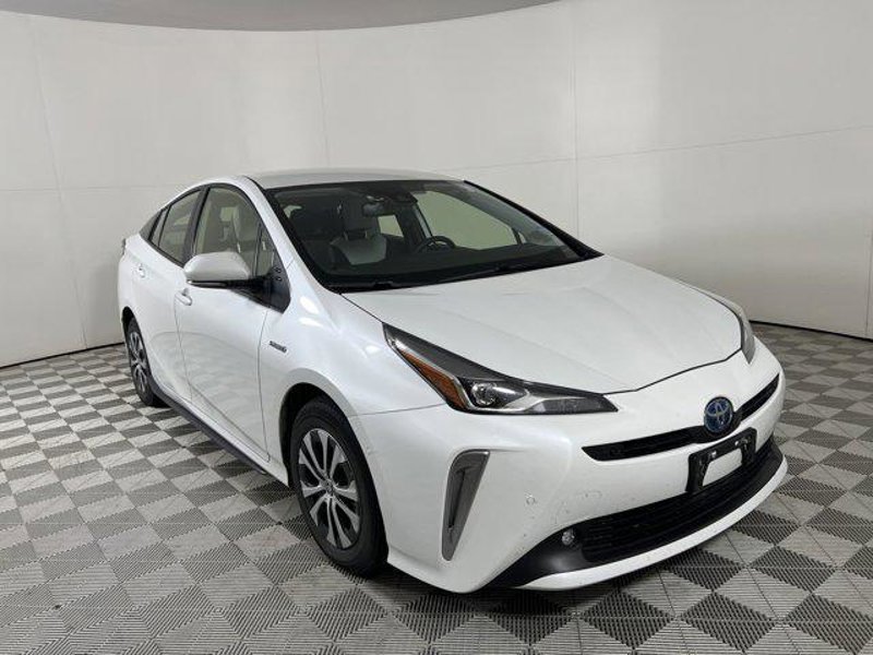Certified 2022 Toyota Prius XLE image 1