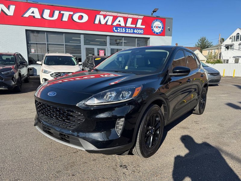 Used 2020 Ford Escape SE Sport image 1