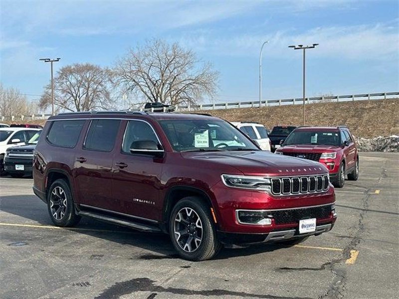 Certified 2023 Jeep Wagoneer L Series III w/ Preferred Equipment Group image 1