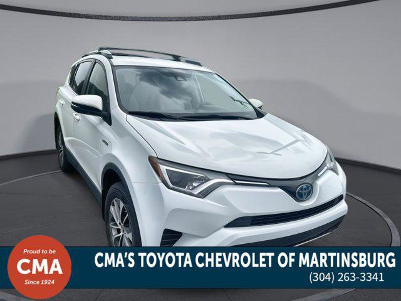Used 2018 Toyota RAV4 LE image 1