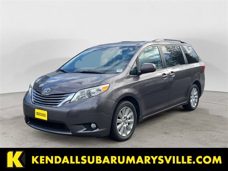Used 2015 Toyota Sienna XLE image 1