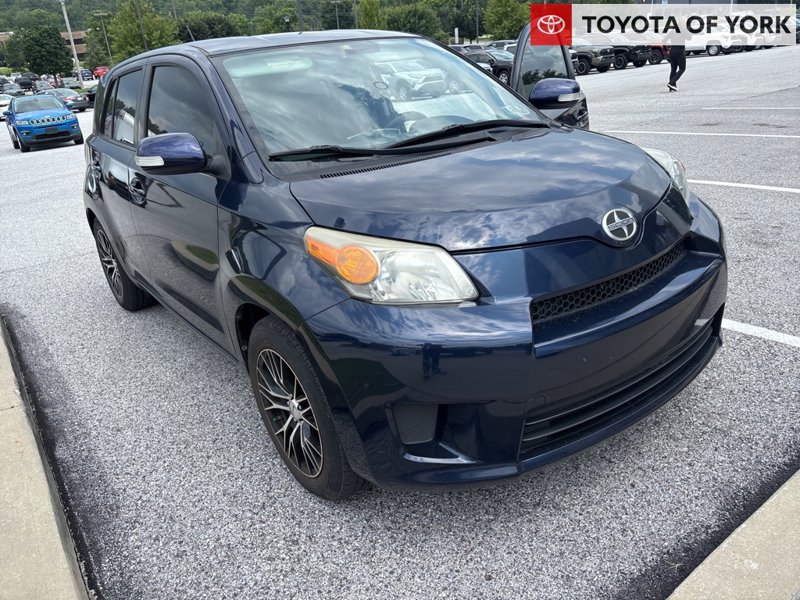 Used 2014 Scion xD image 1