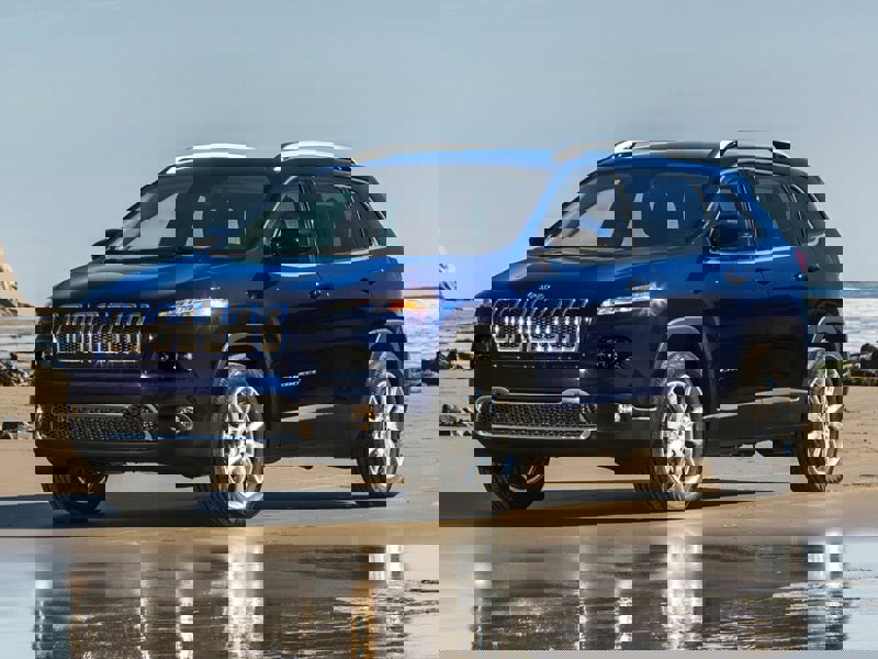 Used 2018 Jeep Cherokee Limited image 1