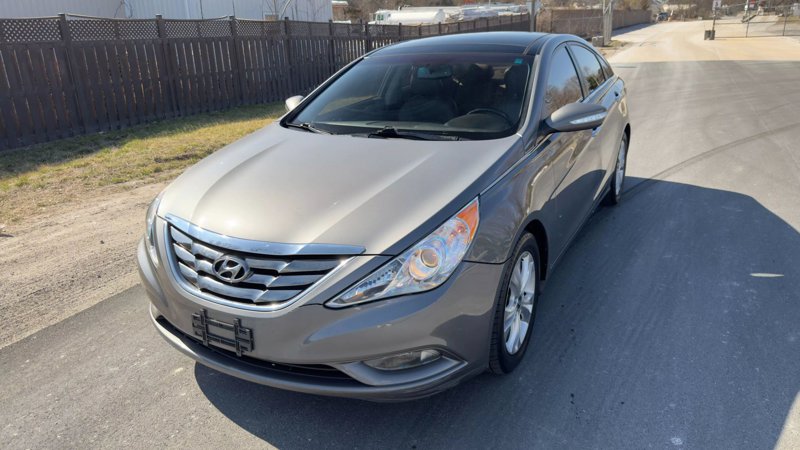 Used 2013 Hyundai Sonata Limited w/ Premium Pkg image 1