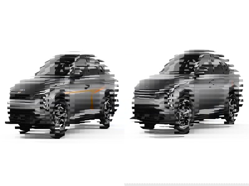 New 2025 Kia K4 LXS image 1