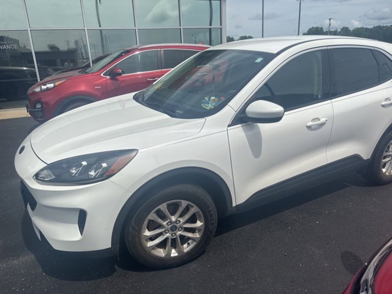 Used 2020 Ford Escape SE image 1
