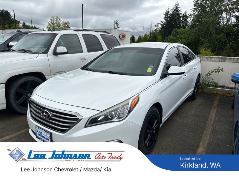 Used 2015 Hyundai Sonata SE image 1
