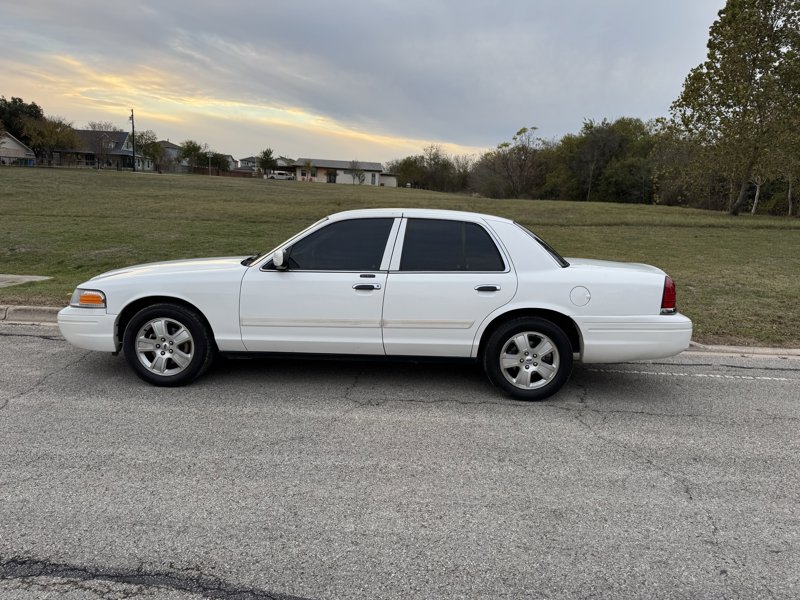Used 2011 Ford Crown Victoria LX w/ Comfort Appearance Pkg image 1