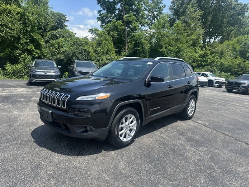 Used 2017 Jeep Cherokee Latitude w/ Cold Weather Group image 1