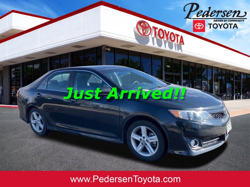 Used 2012 Toyota Camry SE image 1