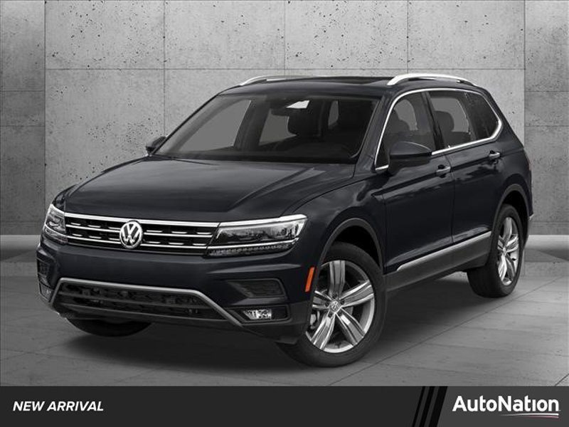 Used 2018 Volkswagen Tiguan SE w/ Panoramic Sunroof Package image 1