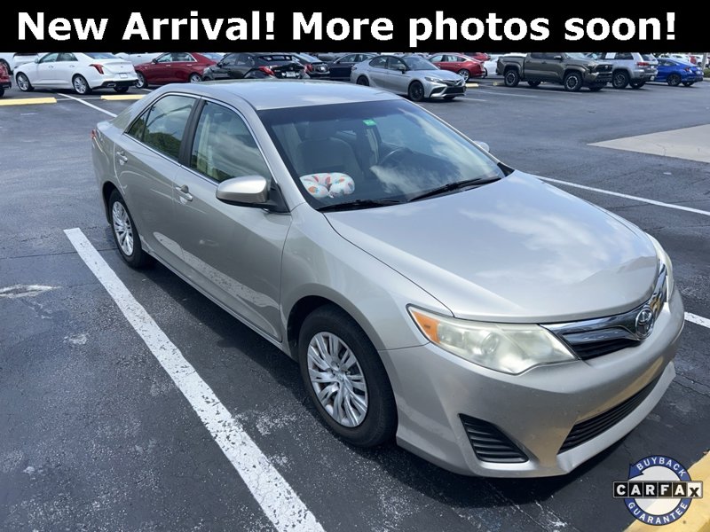 Used 2013 Toyota Camry LE image 1