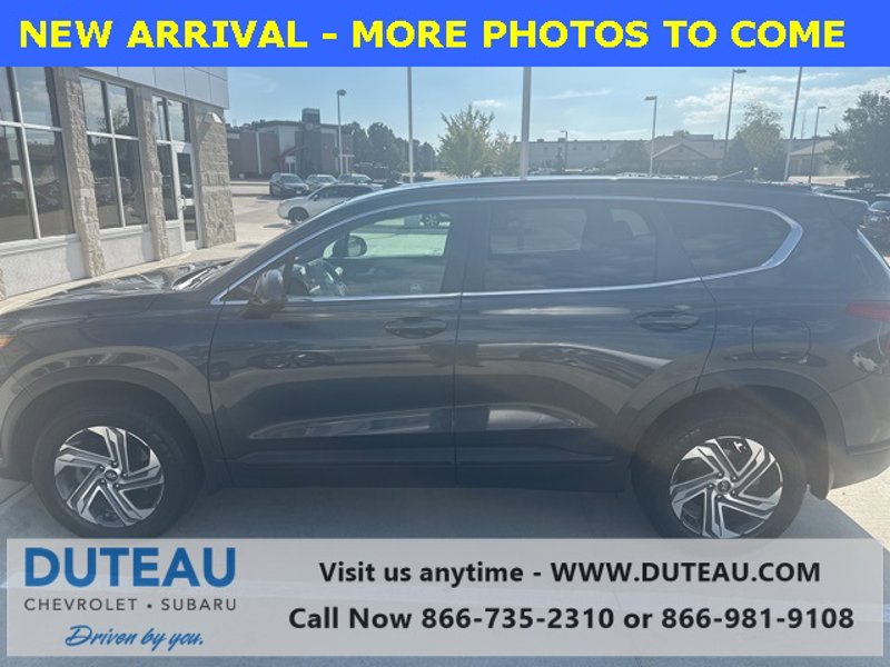 Used 2021 Hyundai Santa Fe SE image 1