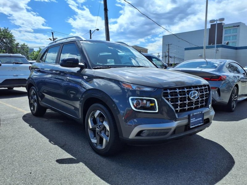 Certified 2023 Hyundai Venue Limited w/ Cargo Package image 1